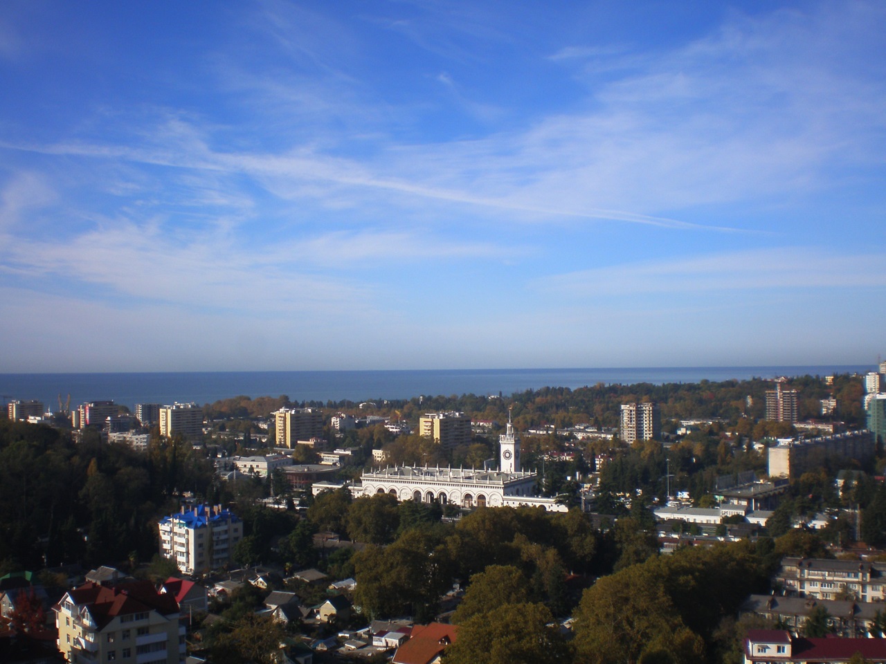 Вид на весь город и море