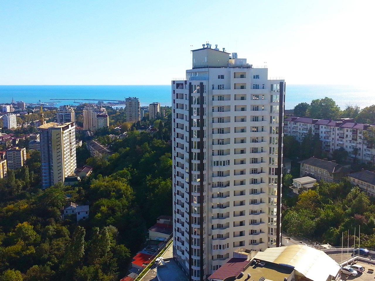 В каждом доме три лифта